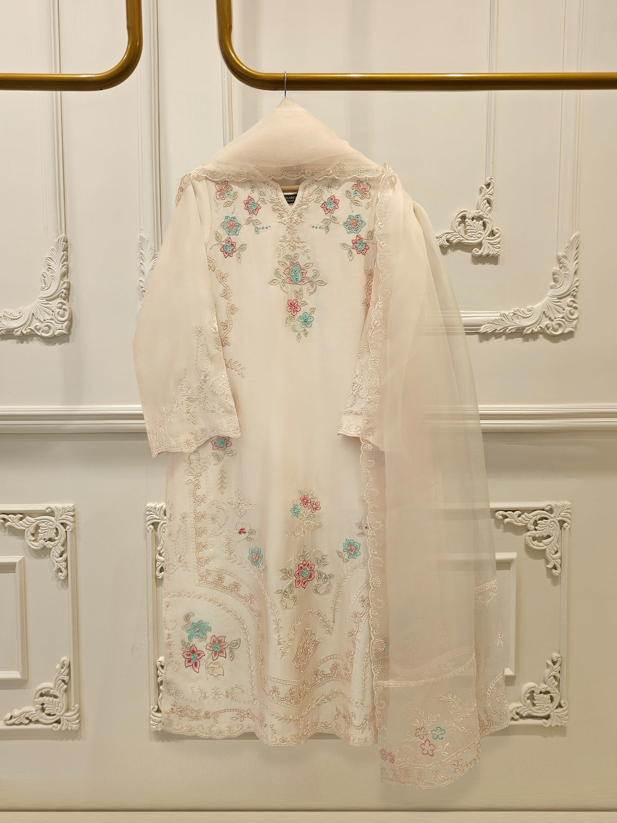 3 Piece-  Pure Embroidered Sheesha Silk Suit S112727