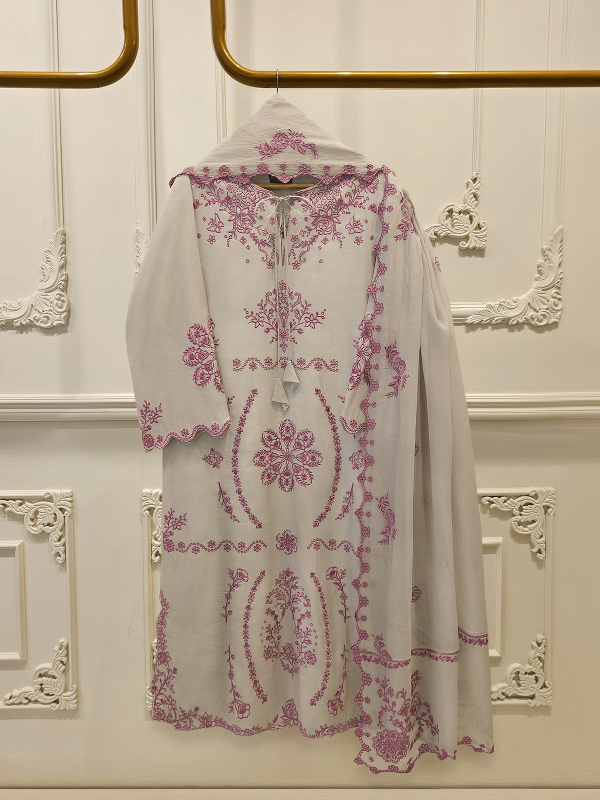 3 Piece - Pure Khaddi Silk Embroidered Suit S114914
